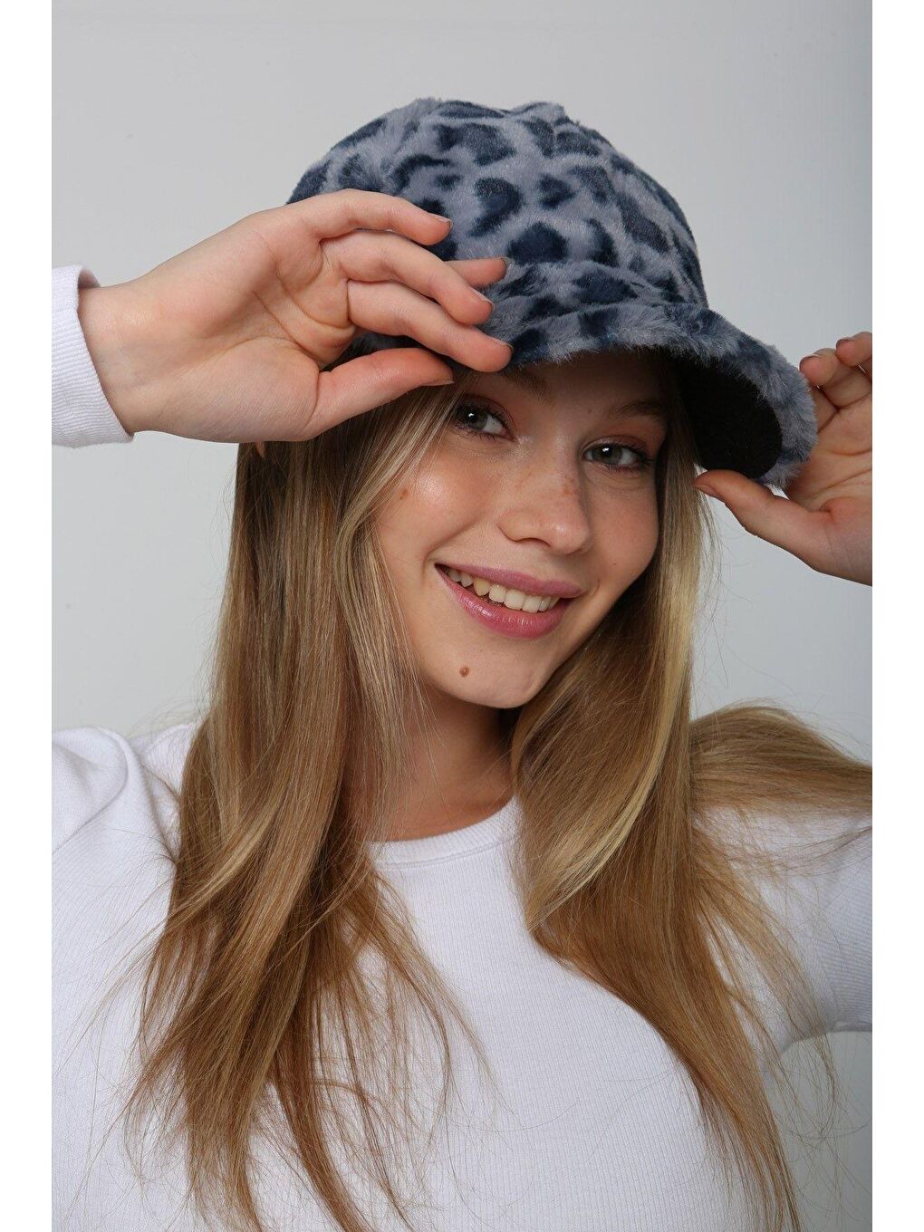 Kadın Lacivert Leopar Desenli Pelüş Kep Şapka Spk1138-1
