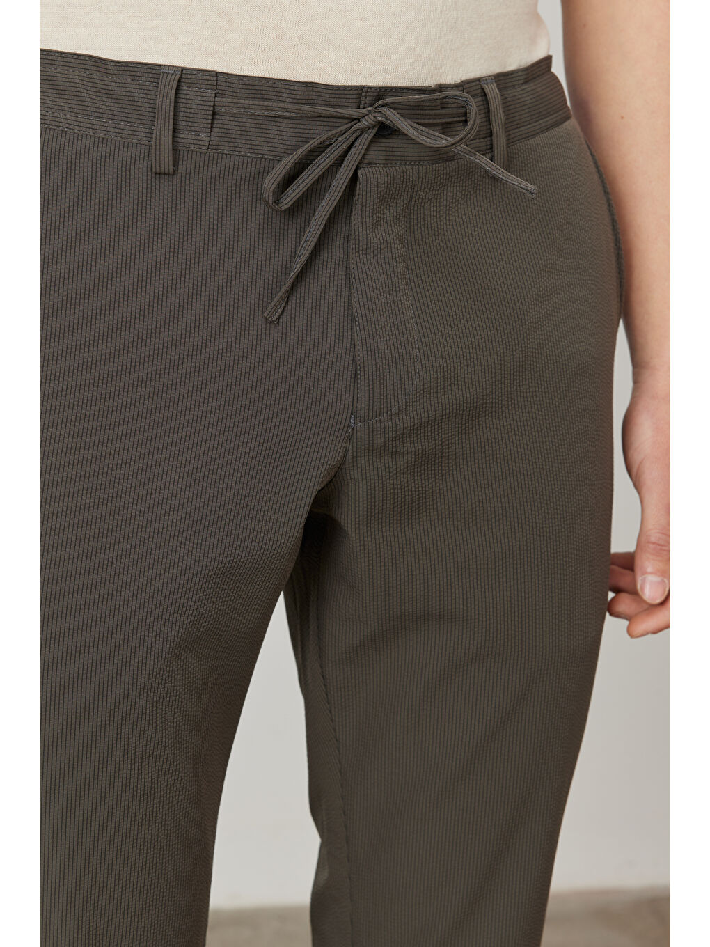 Erkek Haki Slim Fit Dar Kesim Kırlangıç Yaka Çizgili Takım Elbise-6