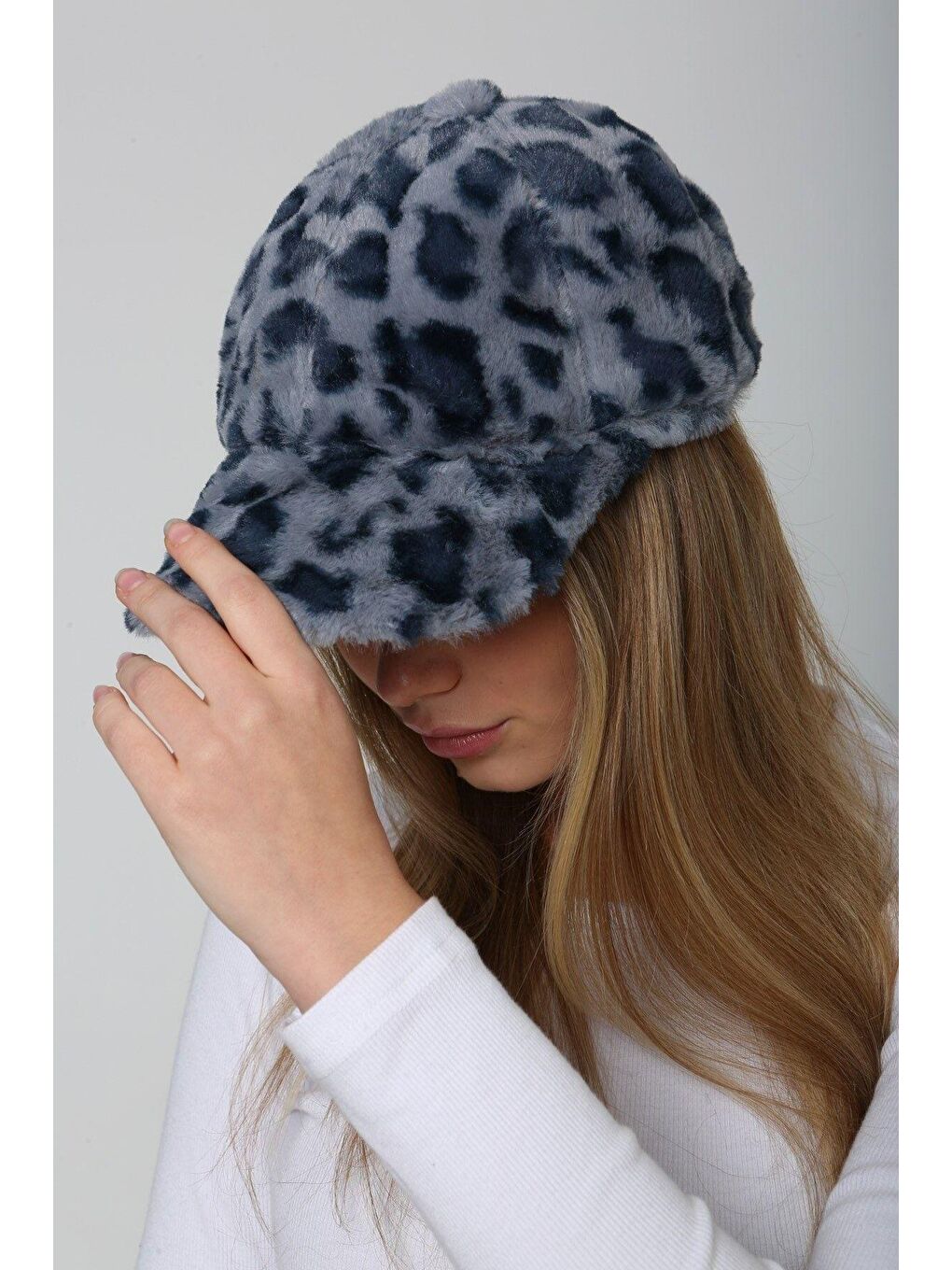 Kadın Lacivert Leopar Desenli Pelüş Kep Şapka Spk1138-4