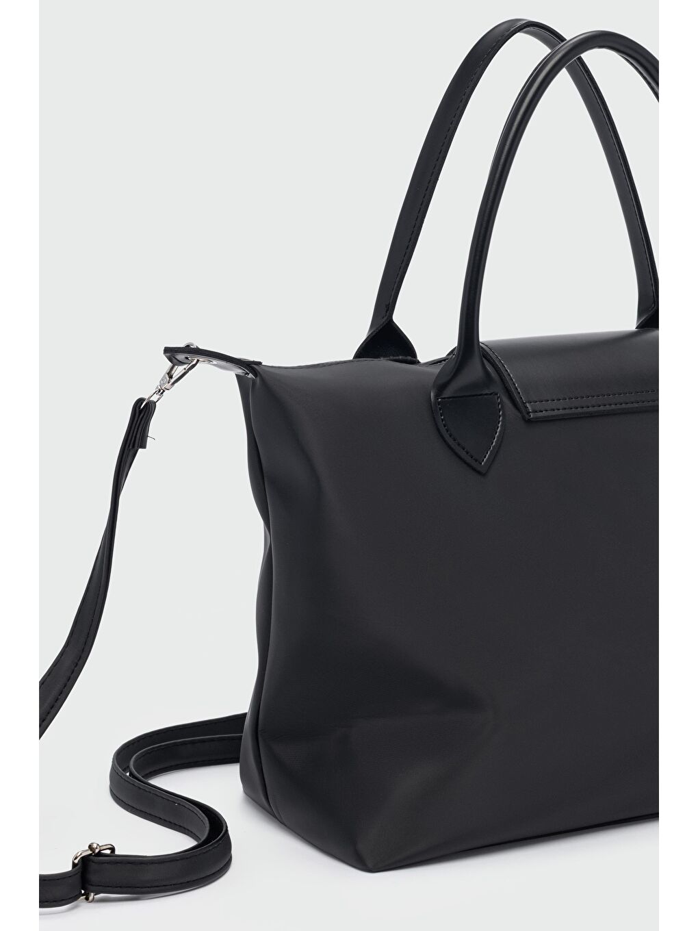 Booster Charmlı Omuz Çantası Siyah-3