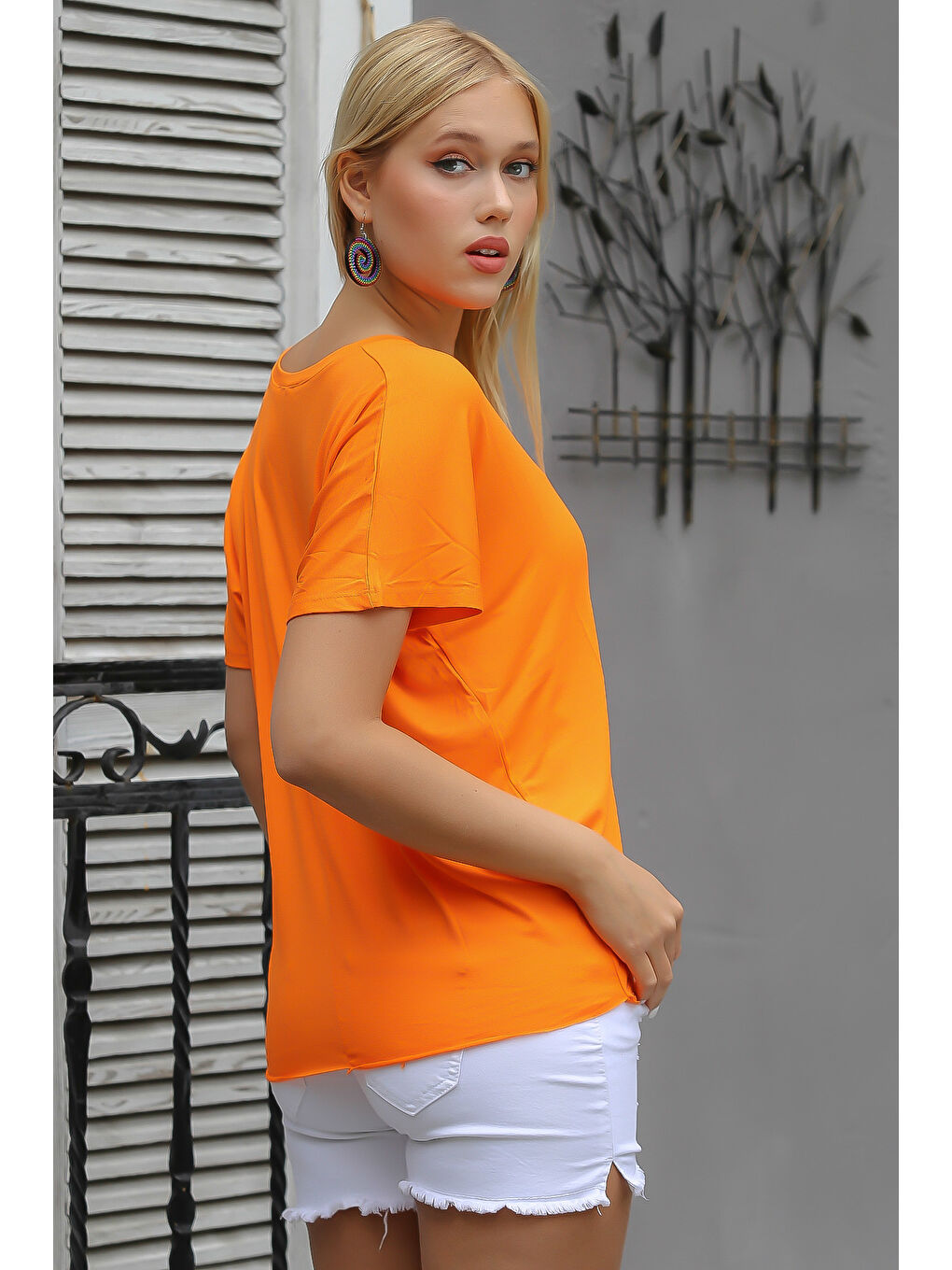 Turuncu V Yaka Düşük Kol Örme Tişört-1