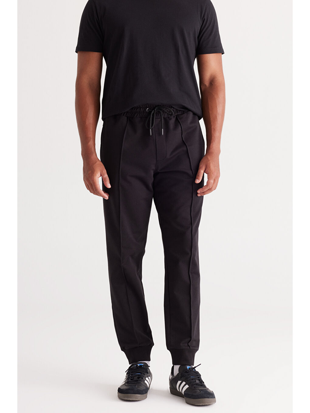 Erkek Siyah Standart Fit Normal Kesim Pamuklu Jogger Eşofman Altı