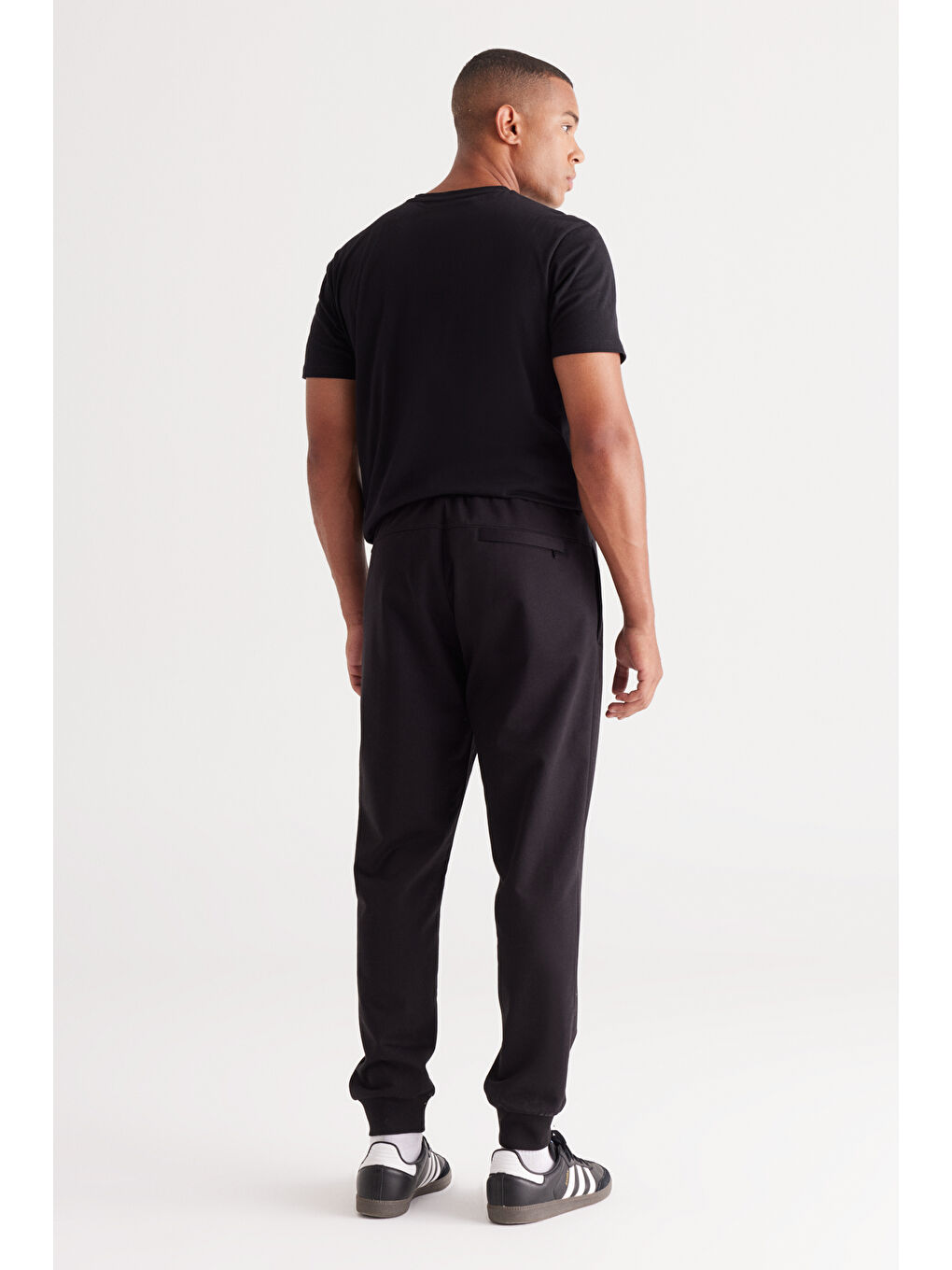 Erkek Siyah Standart Fit Normal Kesim Pamuklu Jogger Eşofman Altı-4