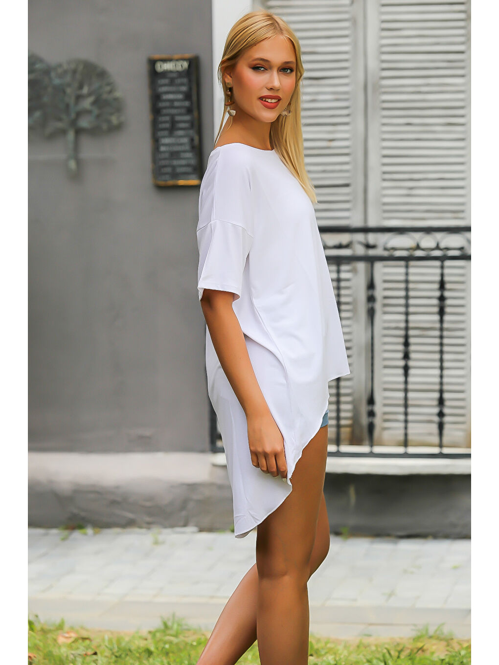 Beyaz Kayık Yaka Kısa Kol Örme Oversize Tişört-6