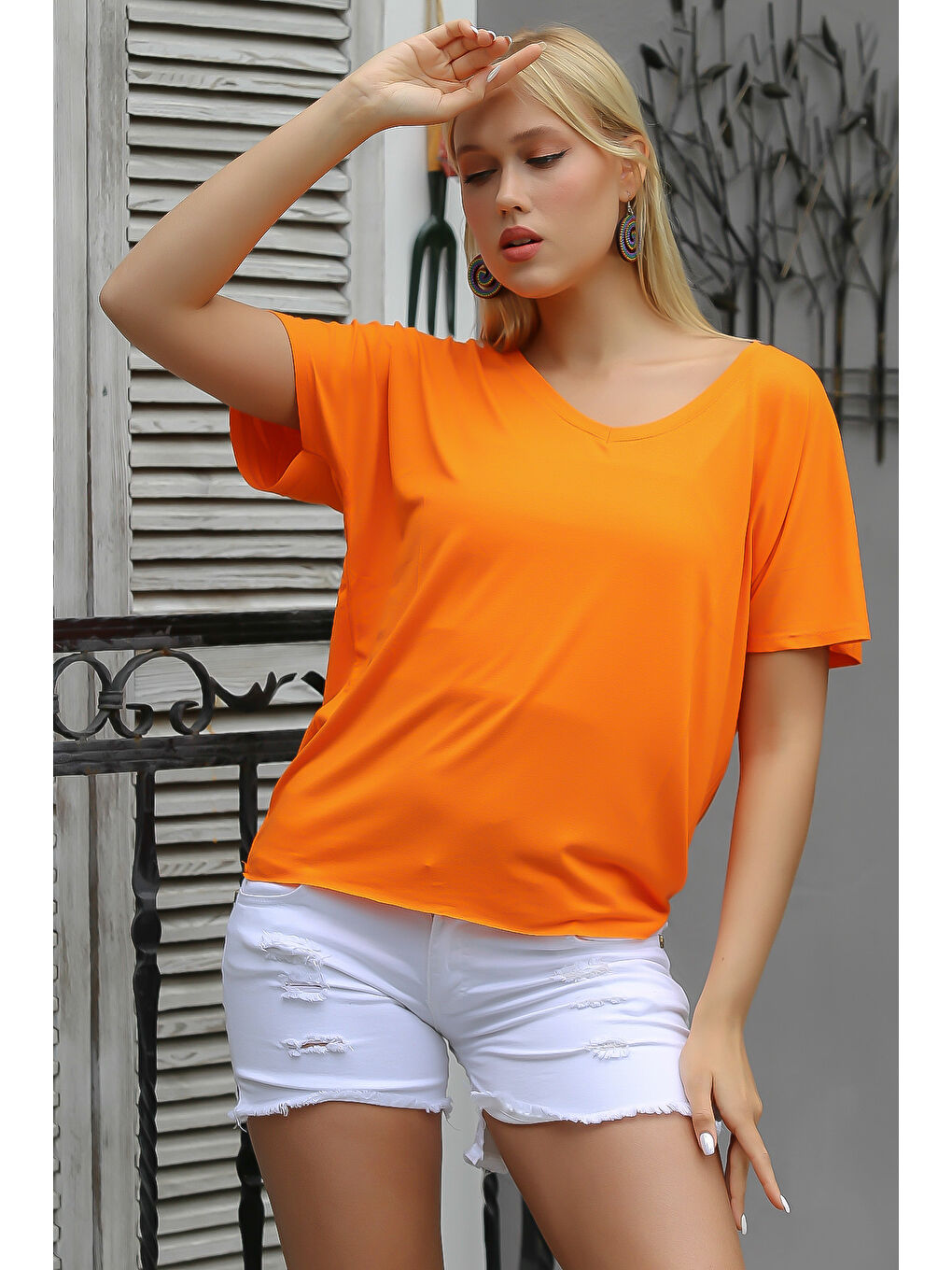 Turuncu V Yaka Düşük Kol Örme Tişört-4