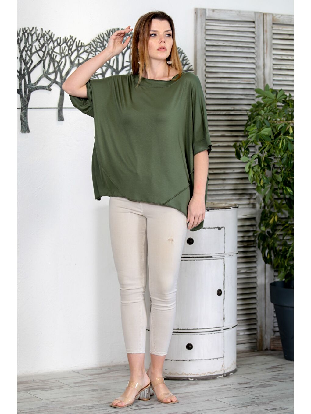 Koyu Haki Yuvarlak Yaka Kısa Kol Örme Oversize Casual Tişört-2