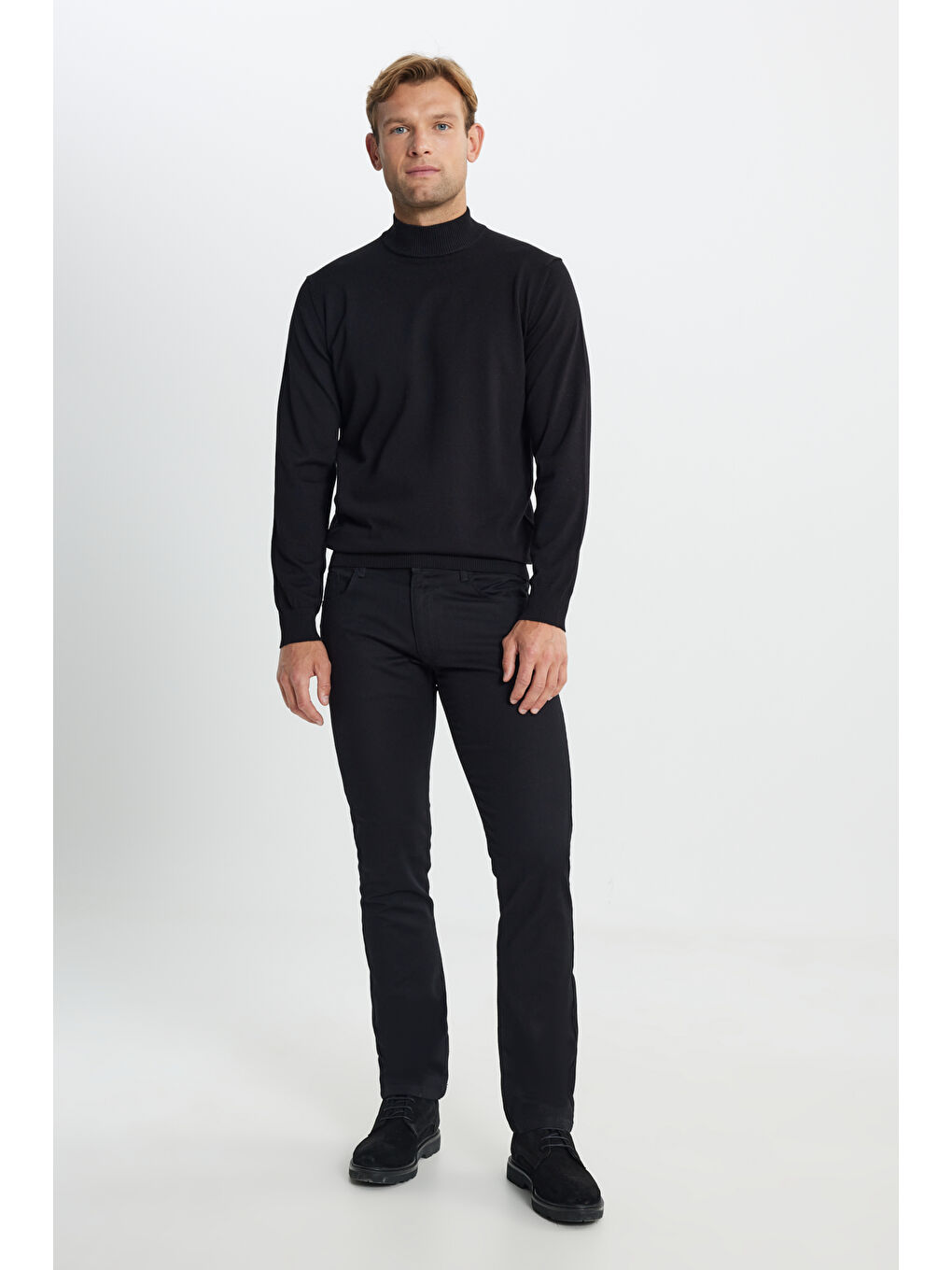 Erkek Siyah Pamuklu Standart Fit Normal Kesim Yarım Balıkçı Yaka Triko Kazak-1