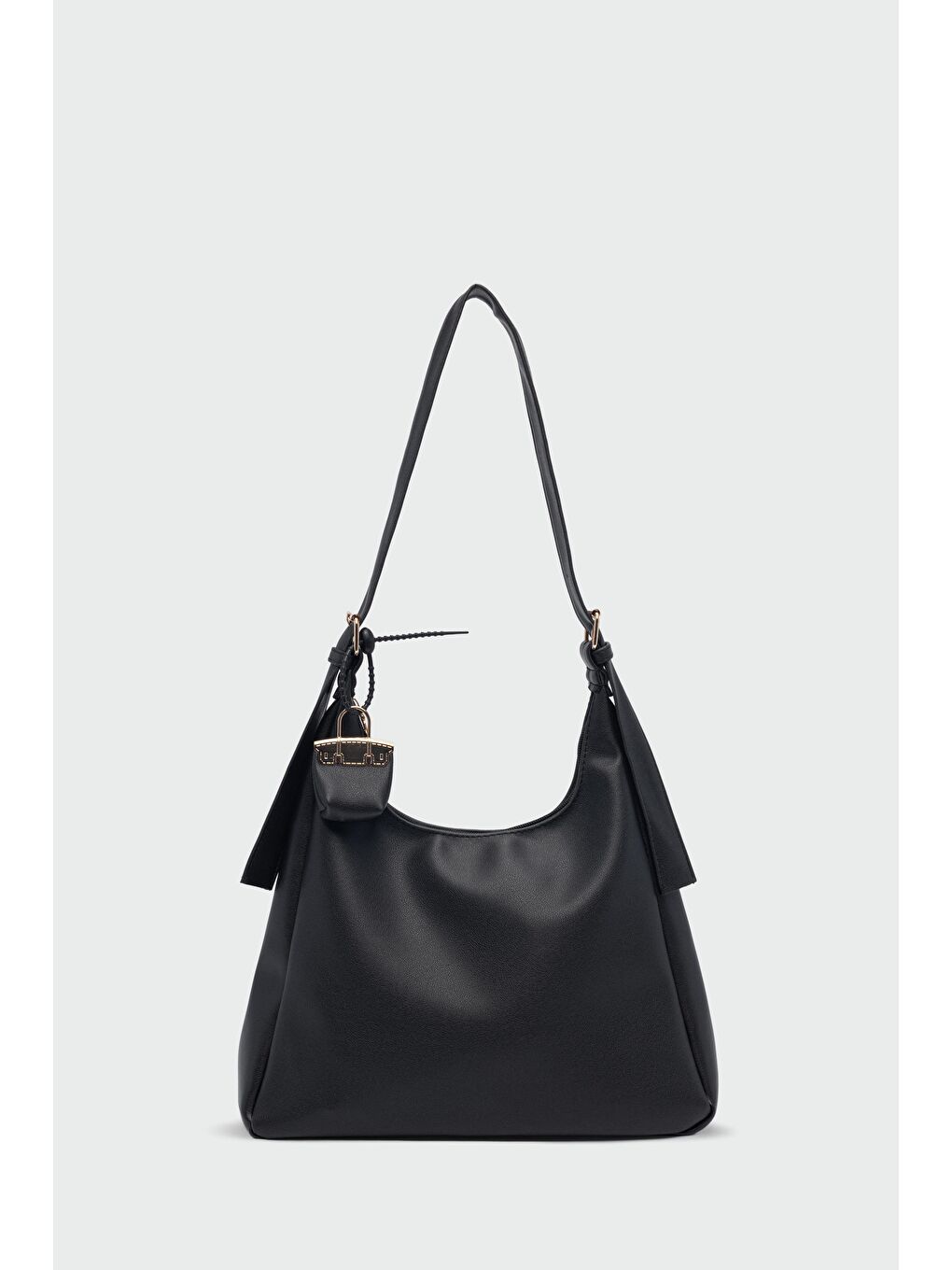 Guts Charmlı Salaş Omuz Çantası Siyah