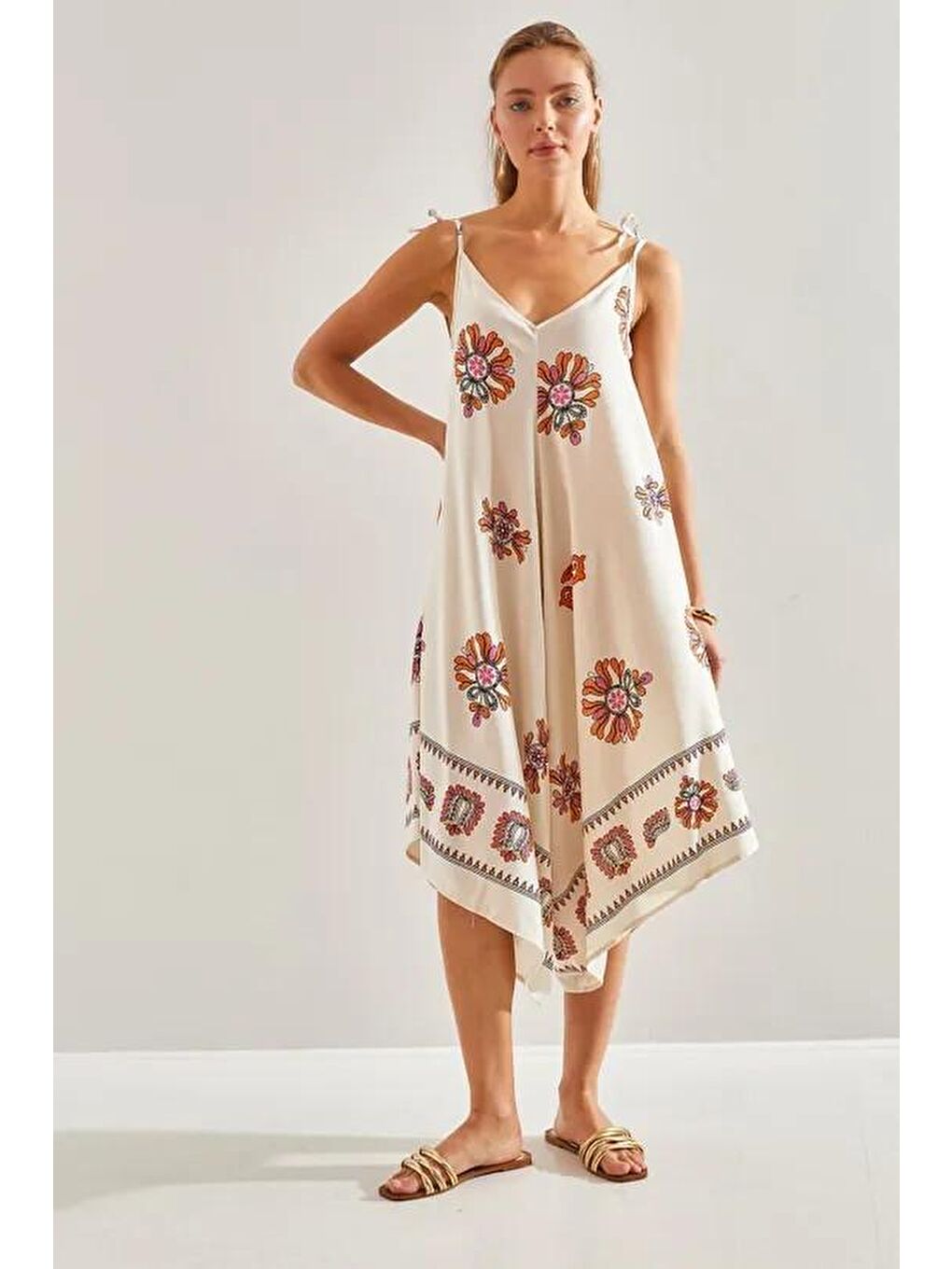 Bej Kadın İp Askılı Multi Desenli Tulum 60101059-3