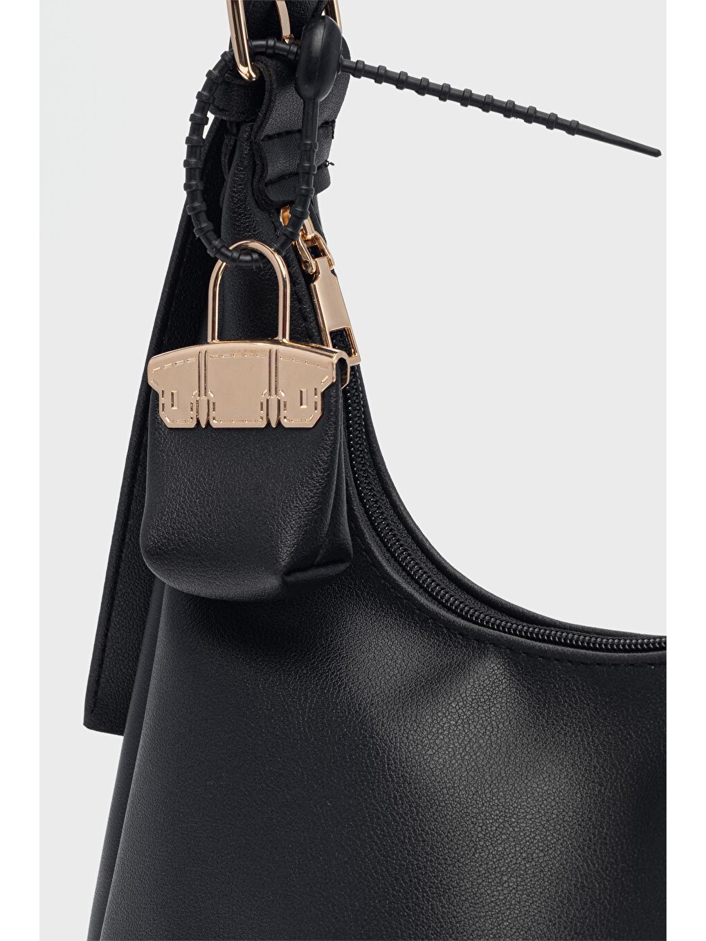 Guts Charmlı Salaş Omuz Çantası Siyah-2