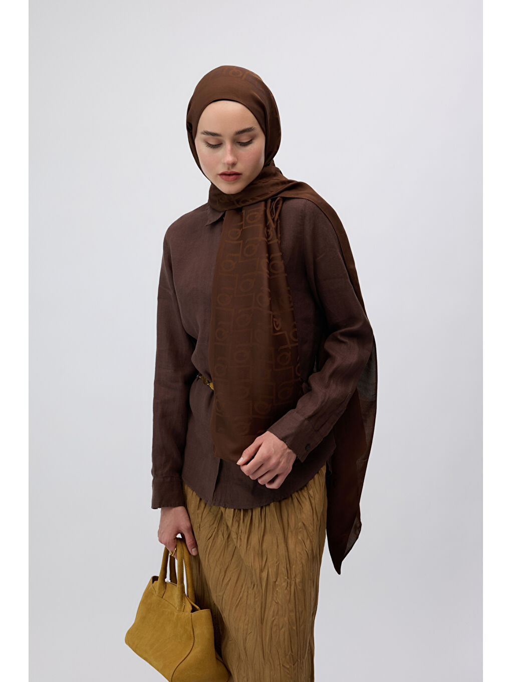 Kahverengi İpek Jakar Monogram Şal Acı Kahve-1