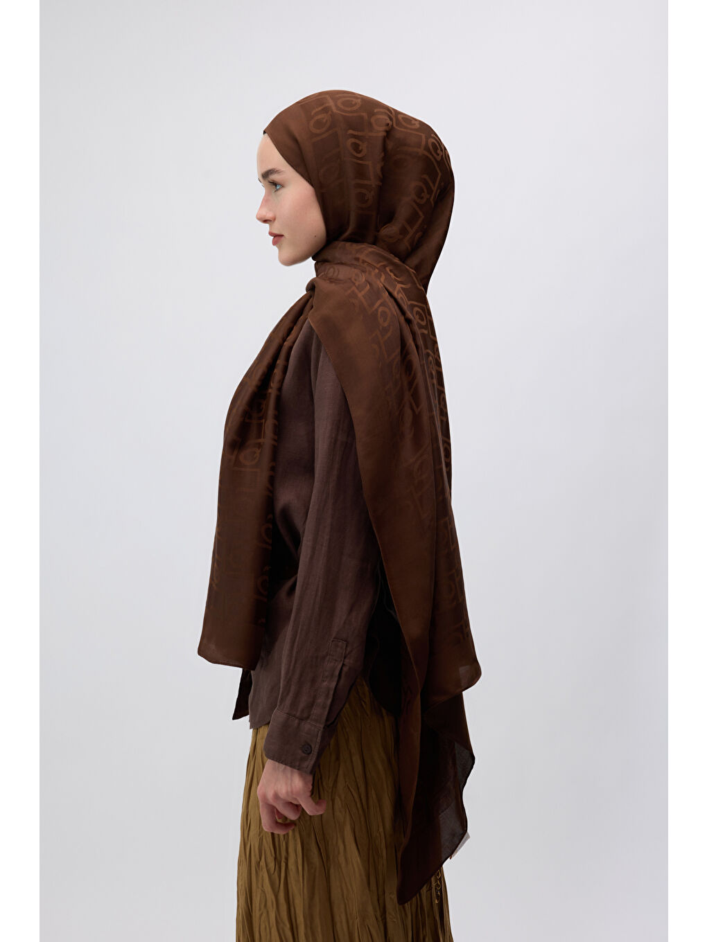 Kahverengi İpek Jakar Monogram Şal Acı Kahve-2