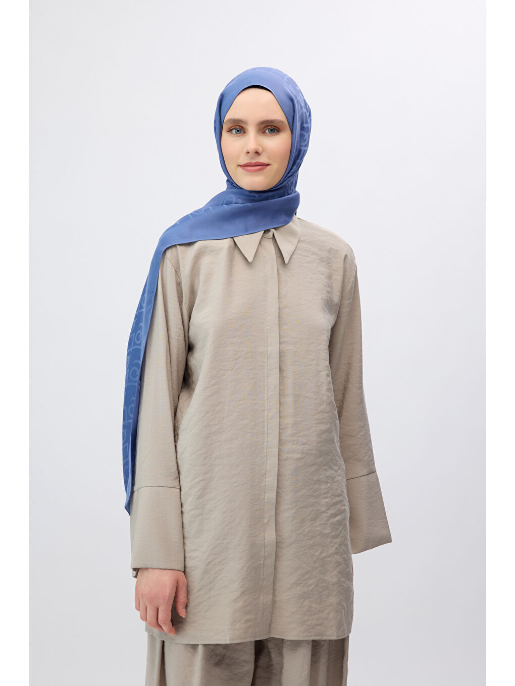 İpek Jakar Monogram Şal İndigo-3