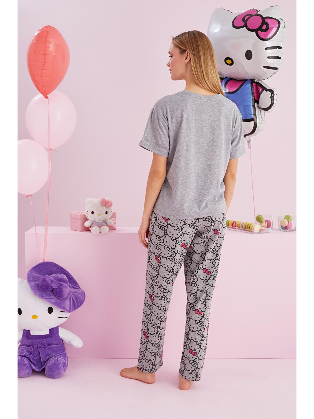 SİYAH İNCİ Gri Hello Kitty Lisanslı %100 Pamuk Gri Çok Renkli Bisklet Yaka Pijama Takım - 2