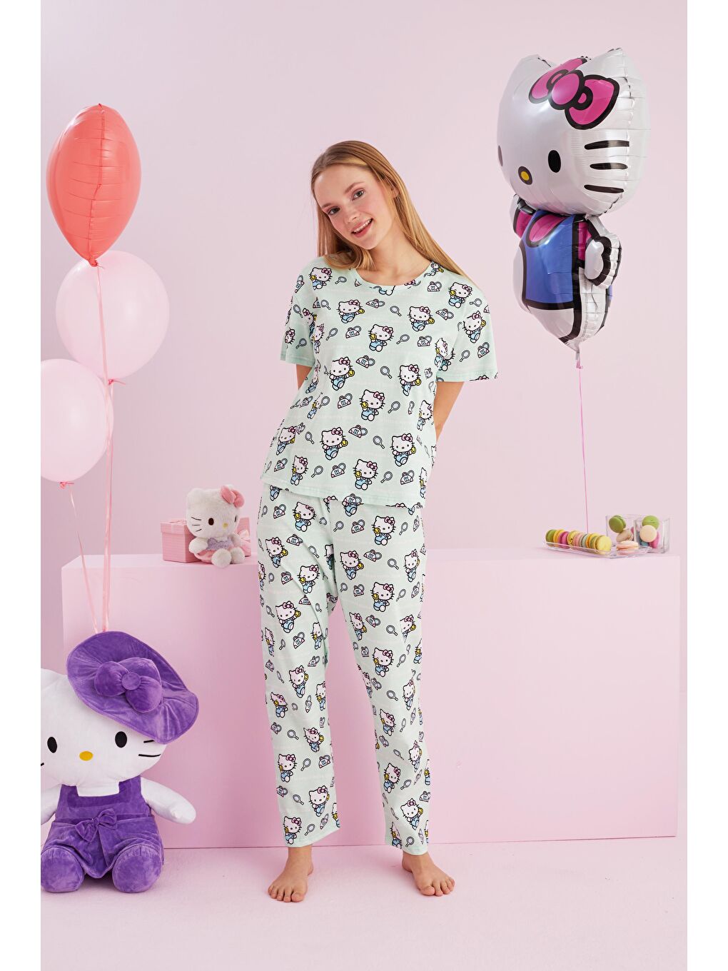 SİYAH İNCİ Yeşil Hello Kitty Lisanslı %100 Pamuk Yeşil Çok Renkli Bisklet Yaka Pijama Takım - 1