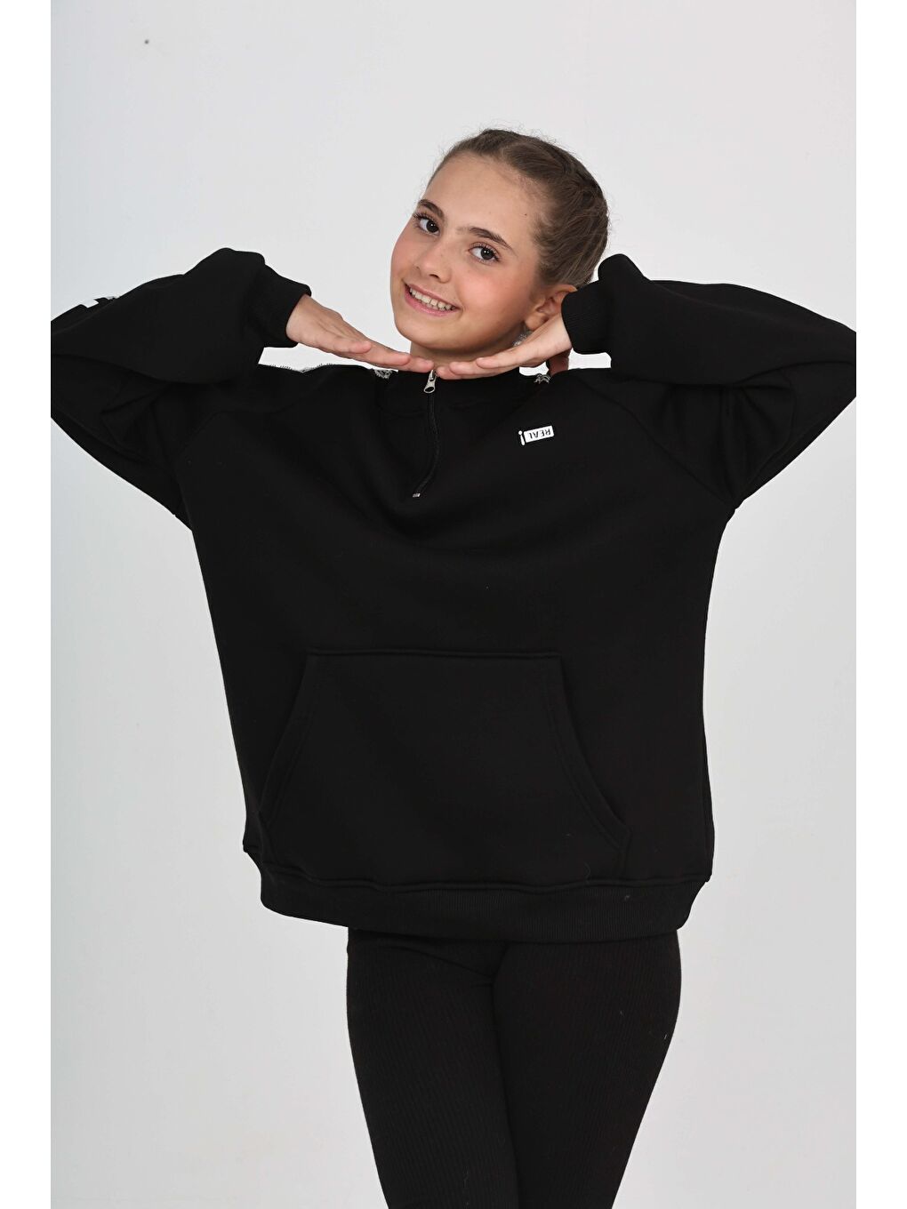 Siyah Kız Çocuk Relax Fit Yarım Balıkçı Yaka Reglan Kol Sweatshirt-1