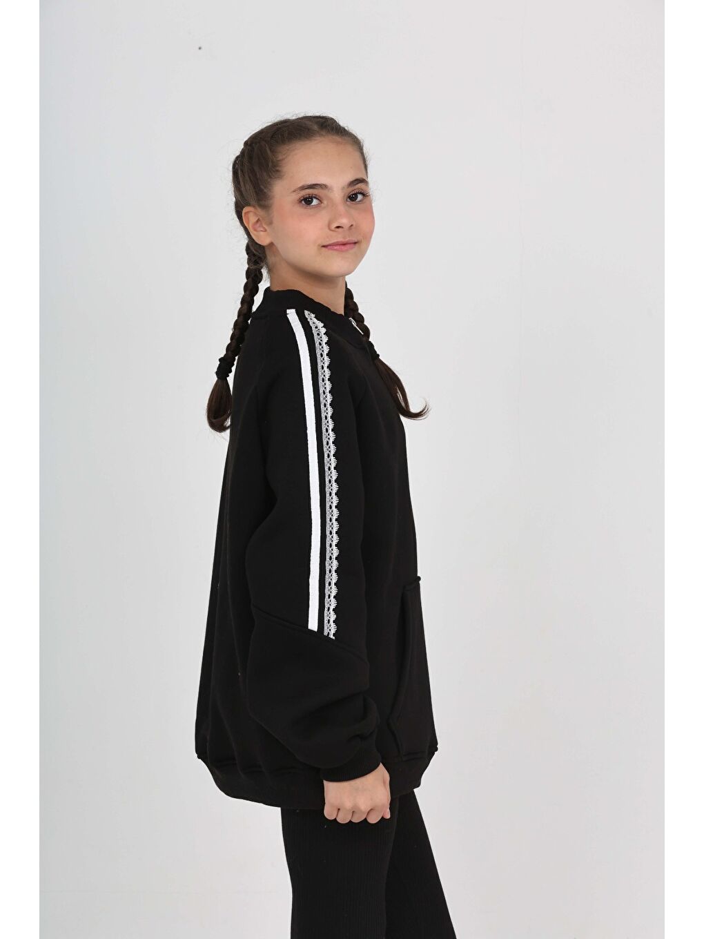 Siyah Kız Çocuk Relax Fit Yarım Balıkçı Yaka Reglan Kol Sweatshirt-2