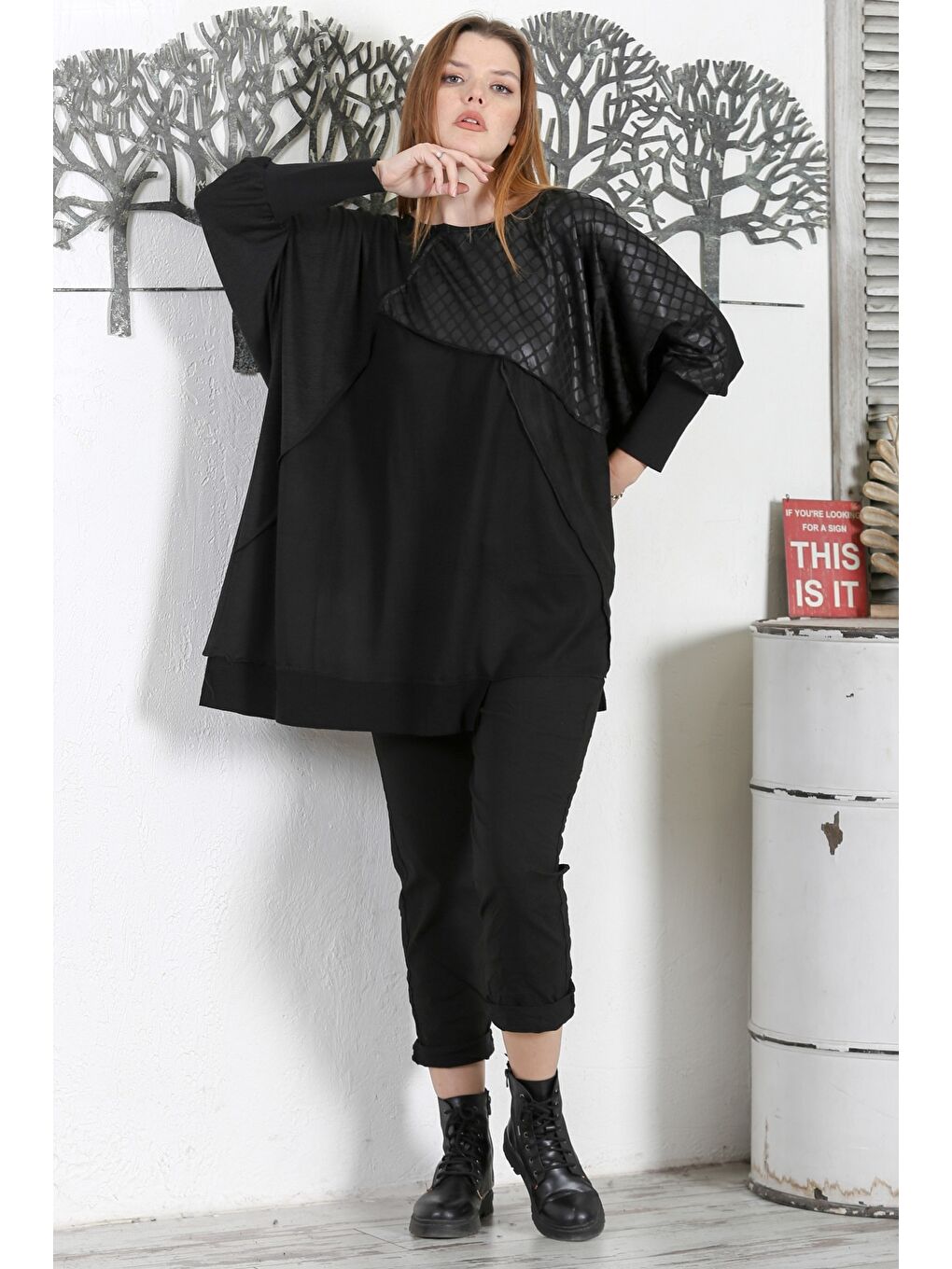 Siyah Kayık Yaka Yarasa Kol Deri Garnili Casual Asimetrik Oversize Örme Tunik-4