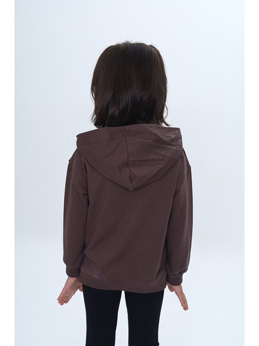 Kahverengi Kız Çocuk Relax Fit Kapüşonlu Düşük Omuz Nakışlı Sweatshirt - Cep Detaylı-3