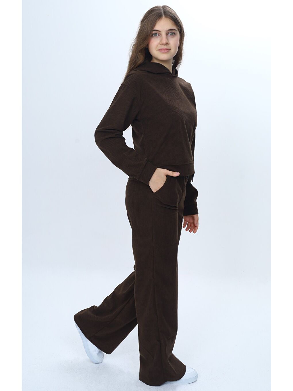 Kahverengi Kız Çocuk 2'li Takım Kapüşonlu Düşük Omuz Sweatshirt Bol Paça Cepli Eşofman Altı & Kadife-1