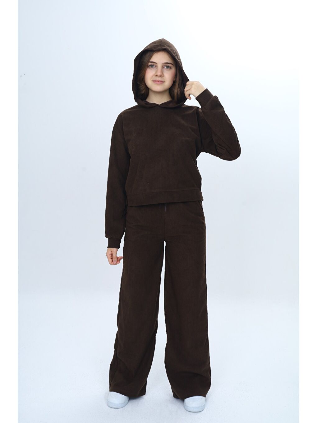 Kahverengi Kız Çocuk 2'li Takım Kapüşonlu Düşük Omuz Sweatshirt Bol Paça Cepli Eşofman Altı & Kadife-3