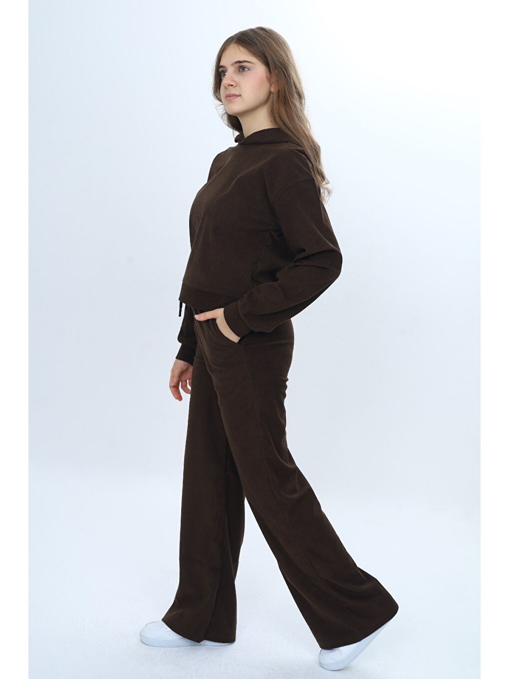 Kahverengi Kız Çocuk 2'li Takım Kapüşonlu Düşük Omuz Sweatshirt Bol Paça Cepli Eşofman Altı & Kadife-4