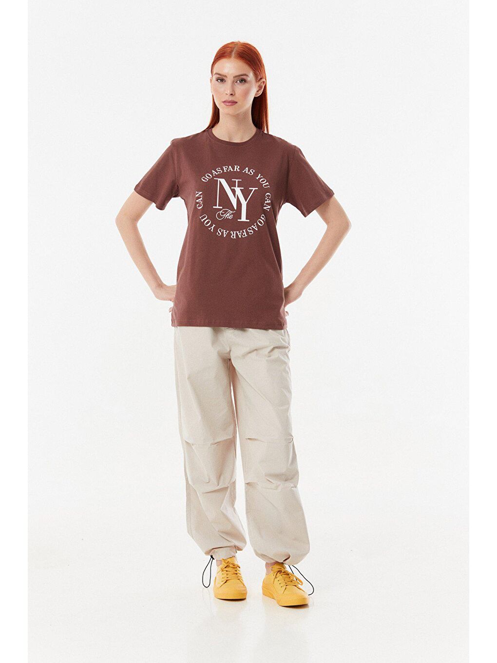 Kahverengi NY Baskılı Bisiklet Yaka Tişört-1