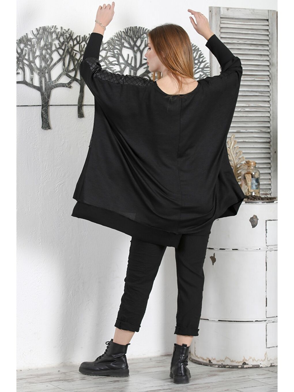 Siyah Kayık Yaka Yarasa Kol Deri Garnili Casual Asimetrik Oversize Örme Tunik-6
