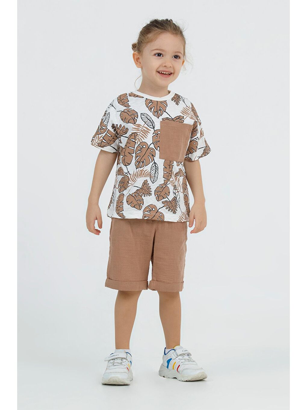Kahverengi Erkek Bebek Yaprak Baskılı  Kısa Kollu Müslin Şortlu Basic Takım 2-5 Yaş