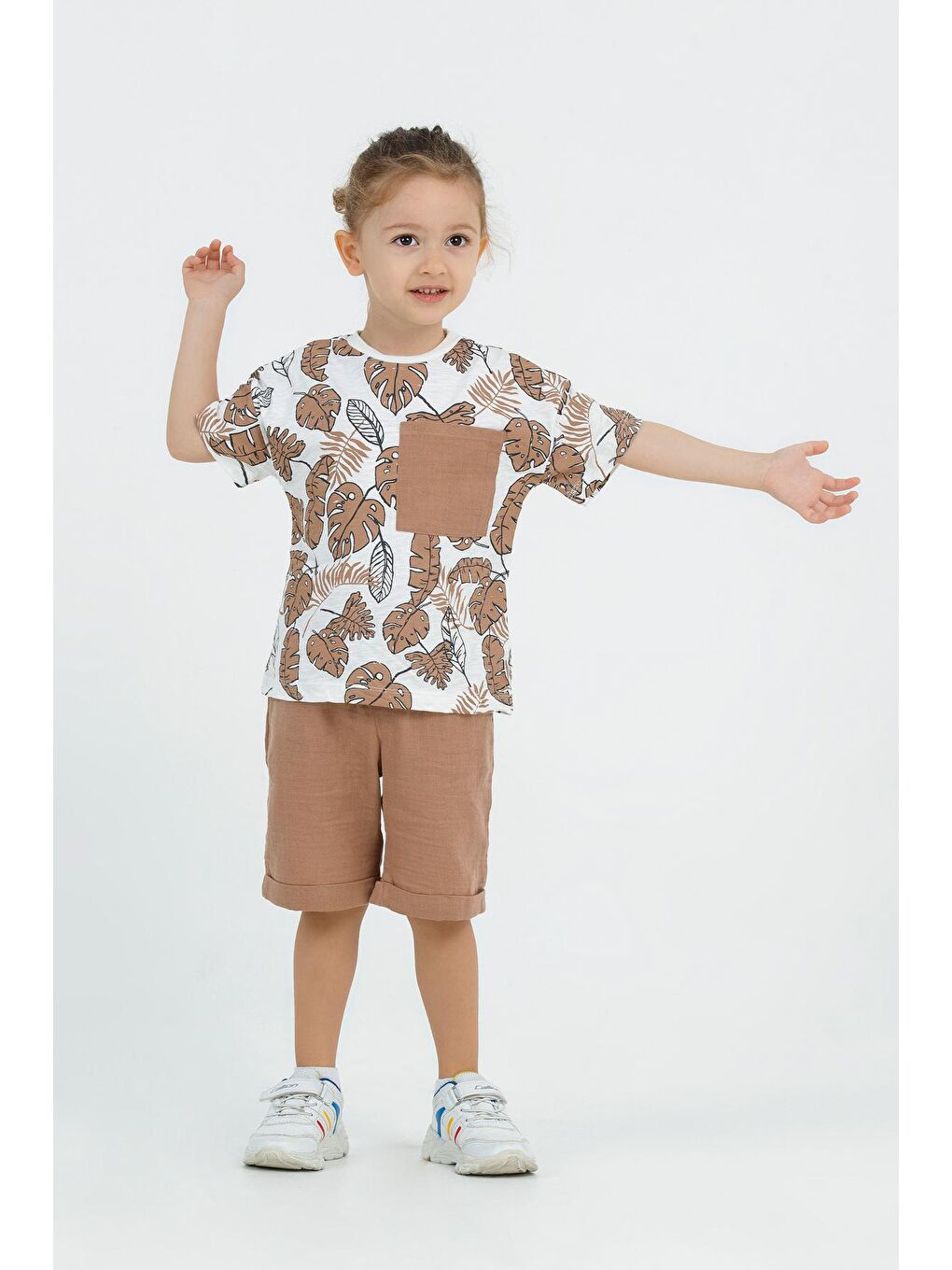 Kahverengi Erkek Bebek Yaprak Baskılı  Kısa Kollu Müslin Şortlu Basic Takım 2-5 Yaş-1