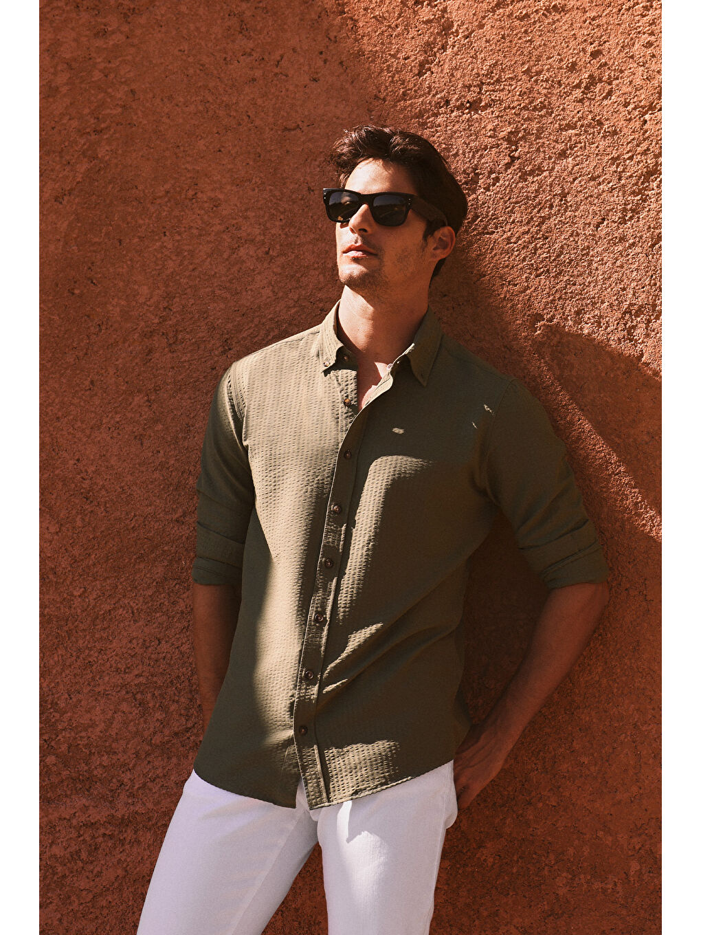 Erkek Haki Slim Fit Dar Kesim Düğmeli Yaka %100 Pamuk Gömlek-3