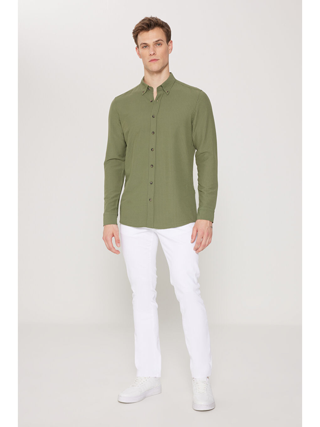 Erkek Haki Slim Fit Dar Kesim Düğmeli Yaka %100 Pamuk Gömlek-5