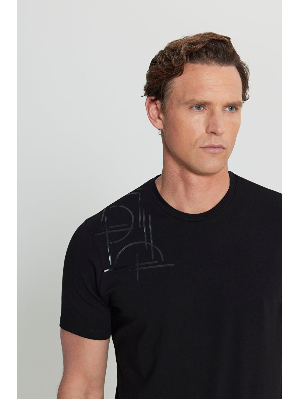 Erkek Siyah Pamuklu Slim Fit Dar Kesim Bisiklet Yaka Baskılı Esnek Tişört-3