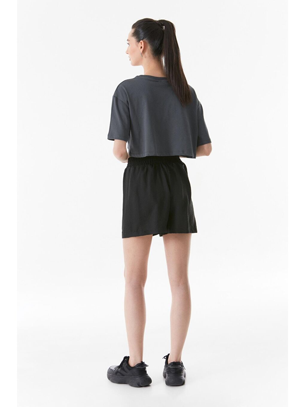 Siyah Basic Ayrobin Kumaş Beli Bağcıklı Şort-3