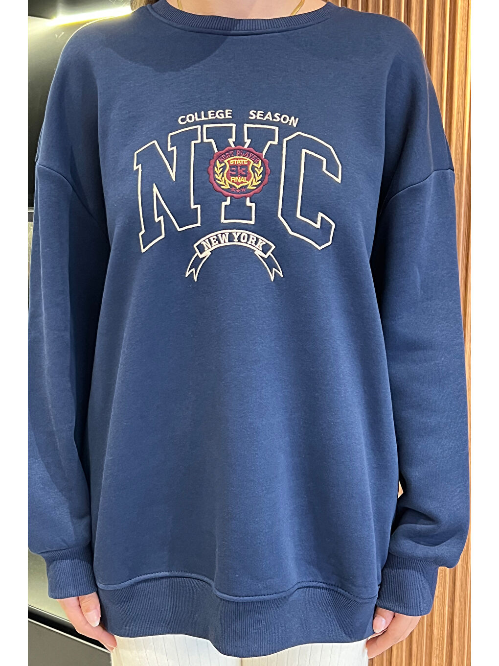 GÜLSELİ Lacivert Bisiklet Yaka Üç İplik Şardonlu Nyc Nakışlı Sweatshirt - 3