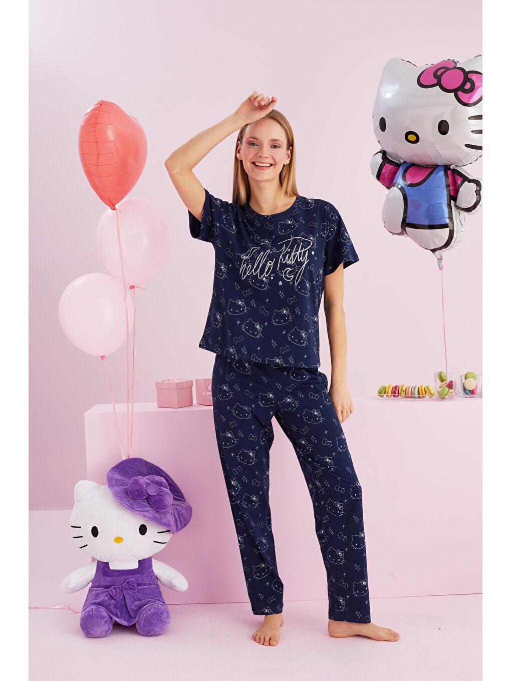 SİYAH İNCİ Lacivert Hello Kitty Lisanslı %100 Pamuk Lacivert Çok Renkli Bisklet Yaka Pijama Takım - 1