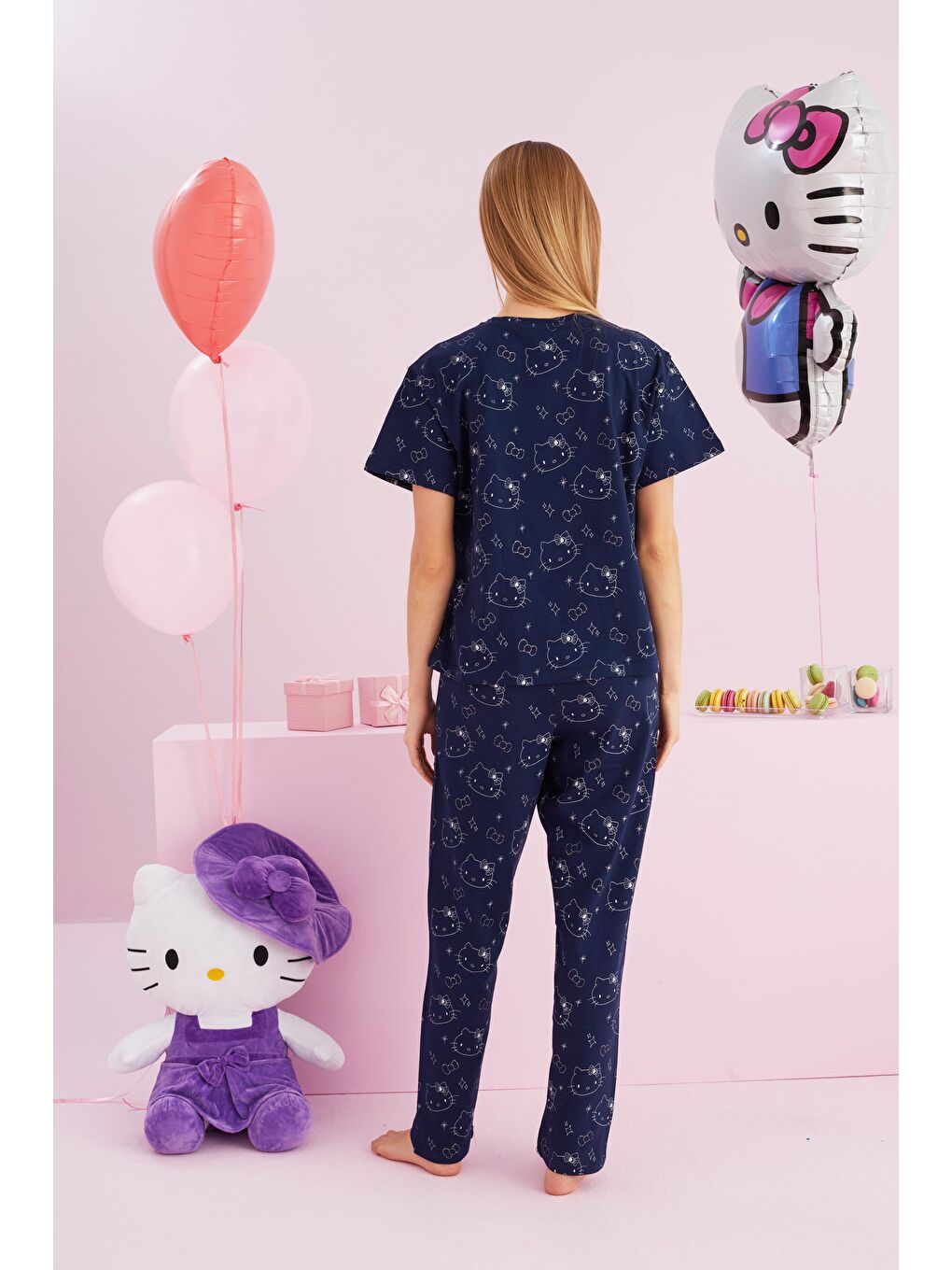 SİYAH İNCİ Lacivert Hello Kitty Lisanslı %100 Pamuk Lacivert Çok Renkli Bisklet Yaka Pijama Takım - 2