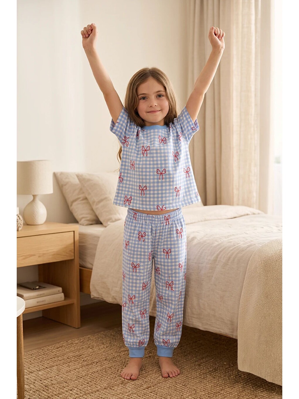 Kız Çocuk Pötikare Desenli Mavi Beyaz Renk Fiyonklu Kısa Kol %100 Pamuk Pijama Takımı-4