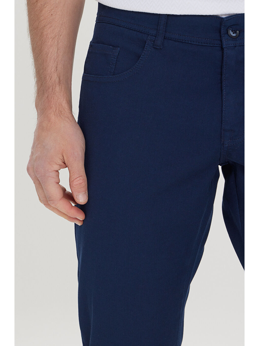 Erkek Lacivert Pamuklu Slim Fit Dar Kesim 5 Cep Armürlü Esnek Pantolon-5
