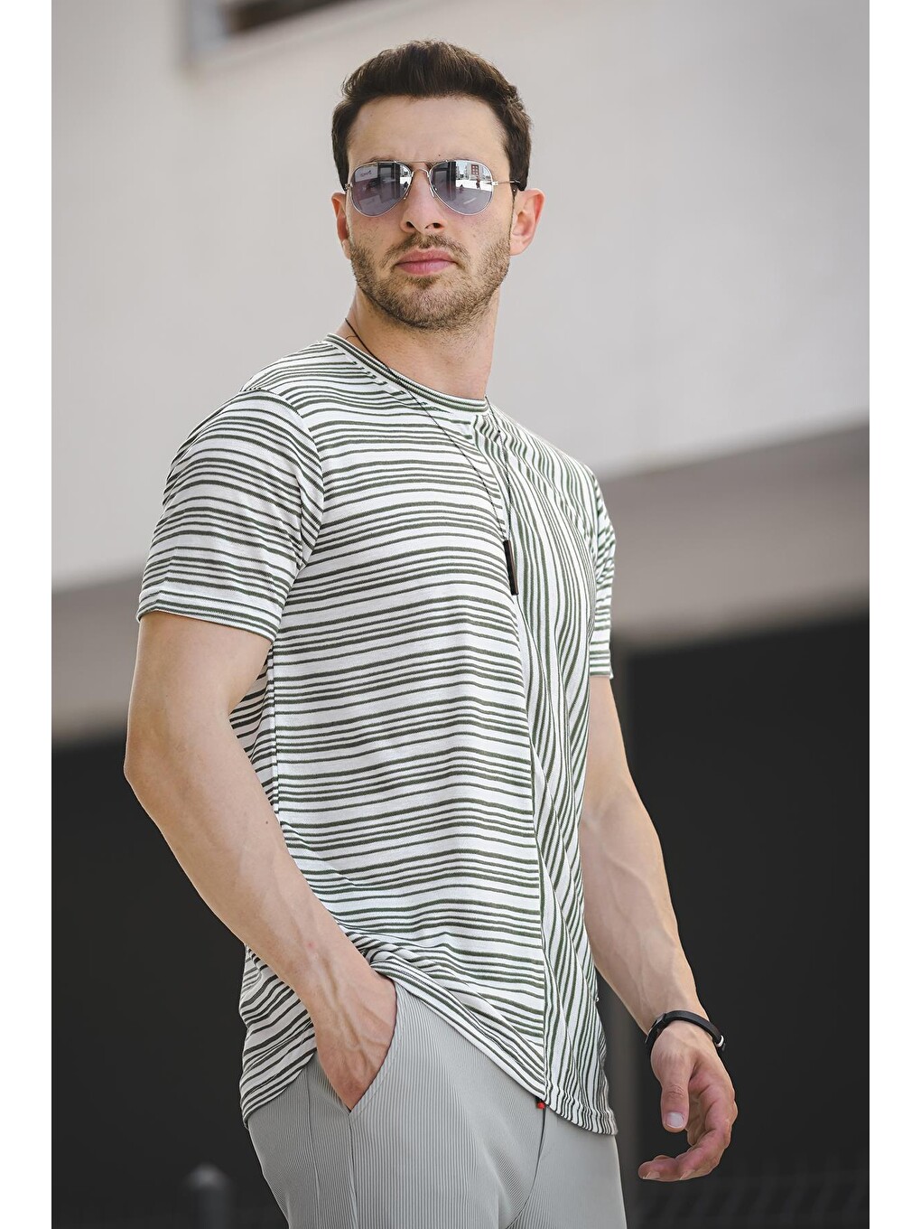 Yeşil Nezza Çizgili Parçalı Eteği Oval Slim Fit Likralı Erkek Tişört