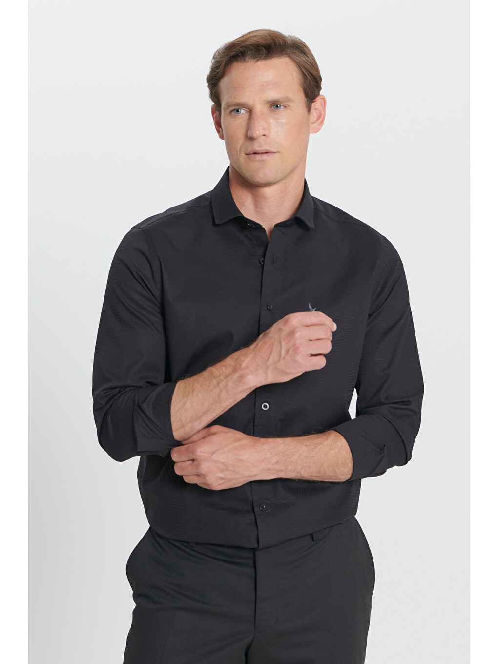 Erkek Siyah Slim Fit Dar Kesim Küçük İtalyan Yaka Armürlü Gömlek-3
