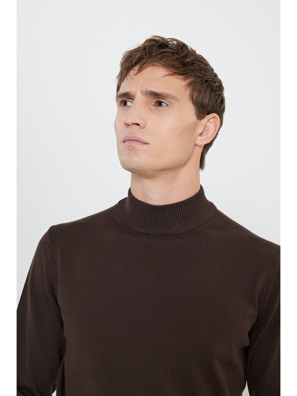 Erkek Kahverengi Pamuklu Standart Fit Normal Kesim Yarım Balıkçı Yaka Triko Kazak-2