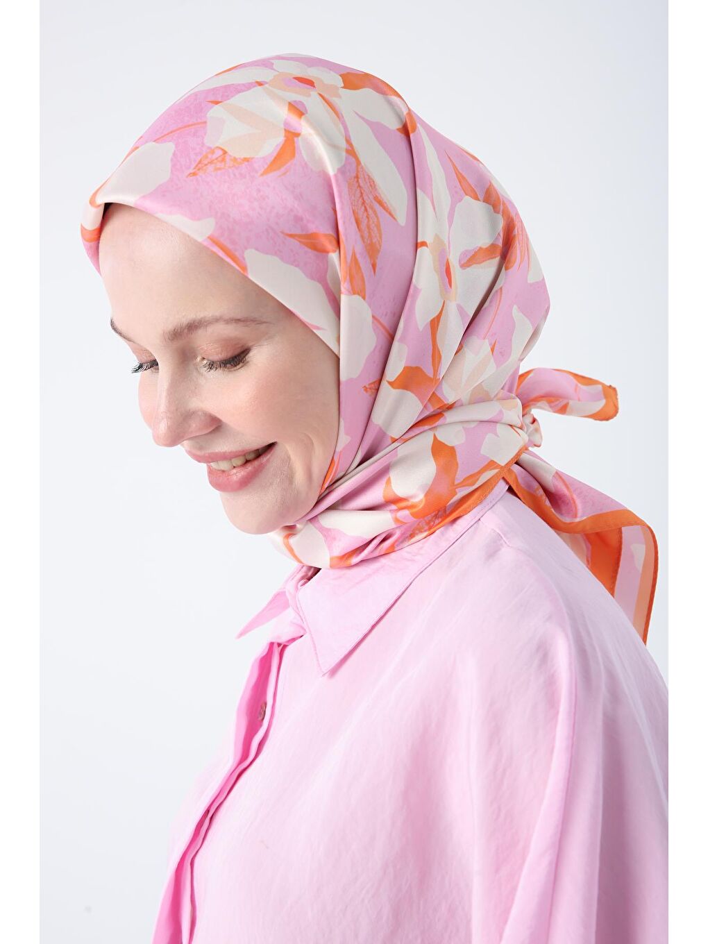 Turuncu Desenli Twil Nora Eşarp