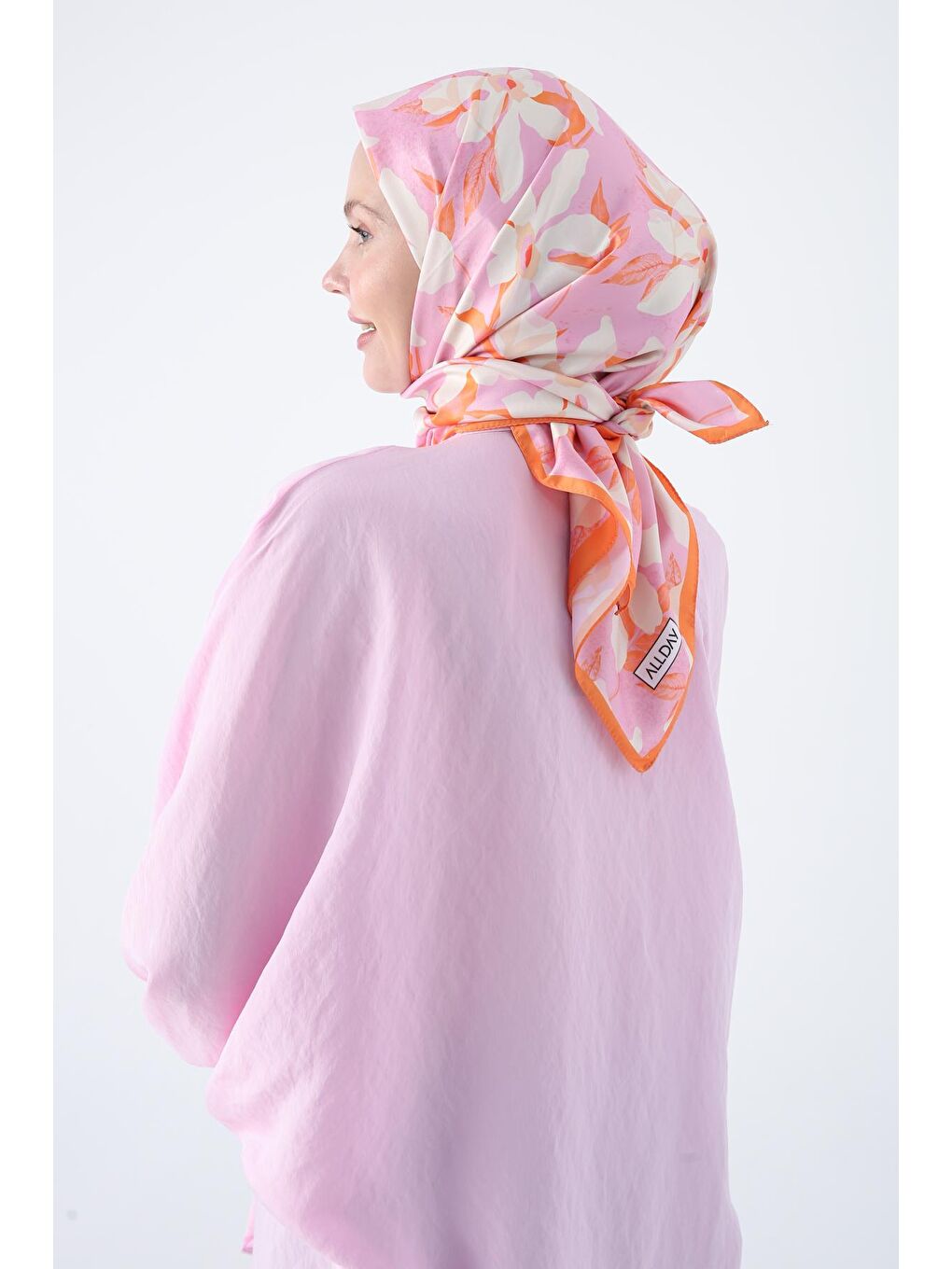 Turuncu Desenli Twil Nora Eşarp-4