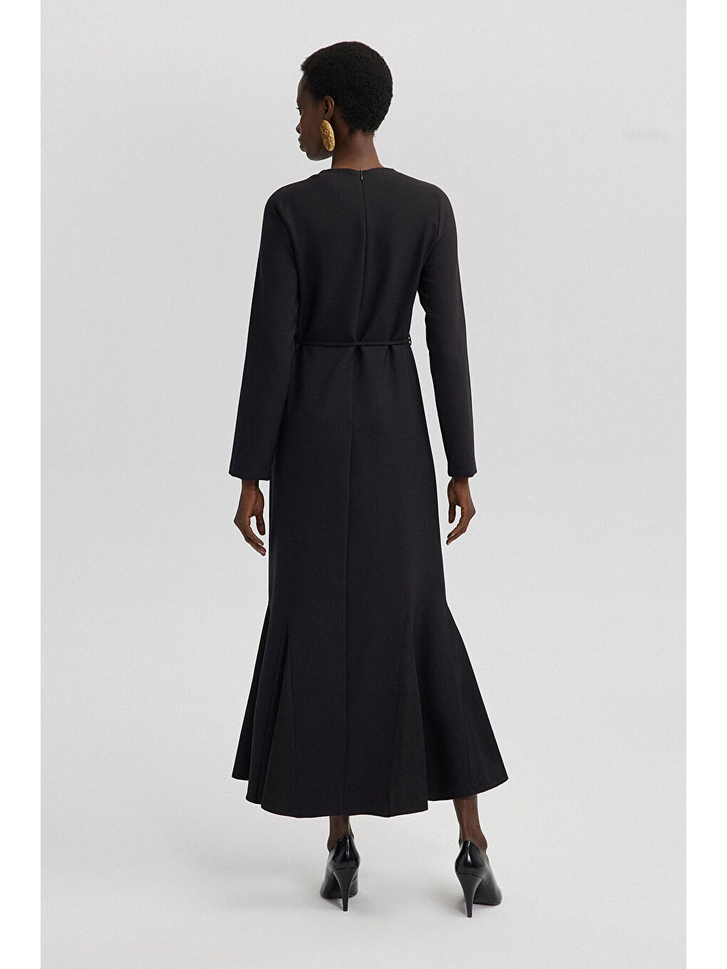 Siyah Saten Garnili Krep Elbise-4