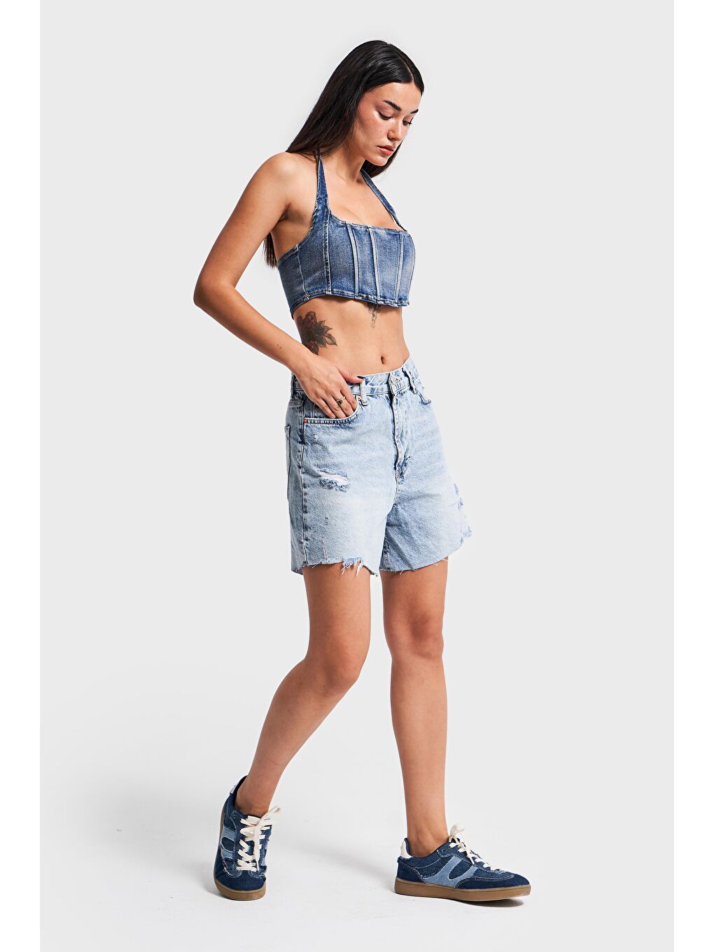 Mavi Kadın Snow Jean Rengi Yırtık Detaylı Straight Fit Denim Şort-4