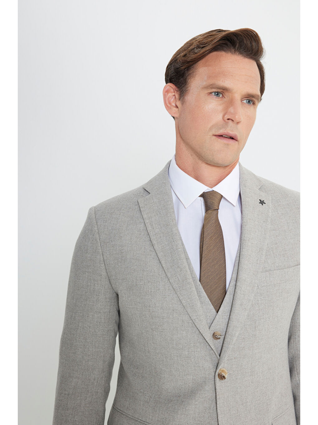 Erkek Bej Yünlü Slim Fit Dar Kesim Mono Yaka Diagonal Desenli Kapak Cepli Yelekli Takım Elbise-4