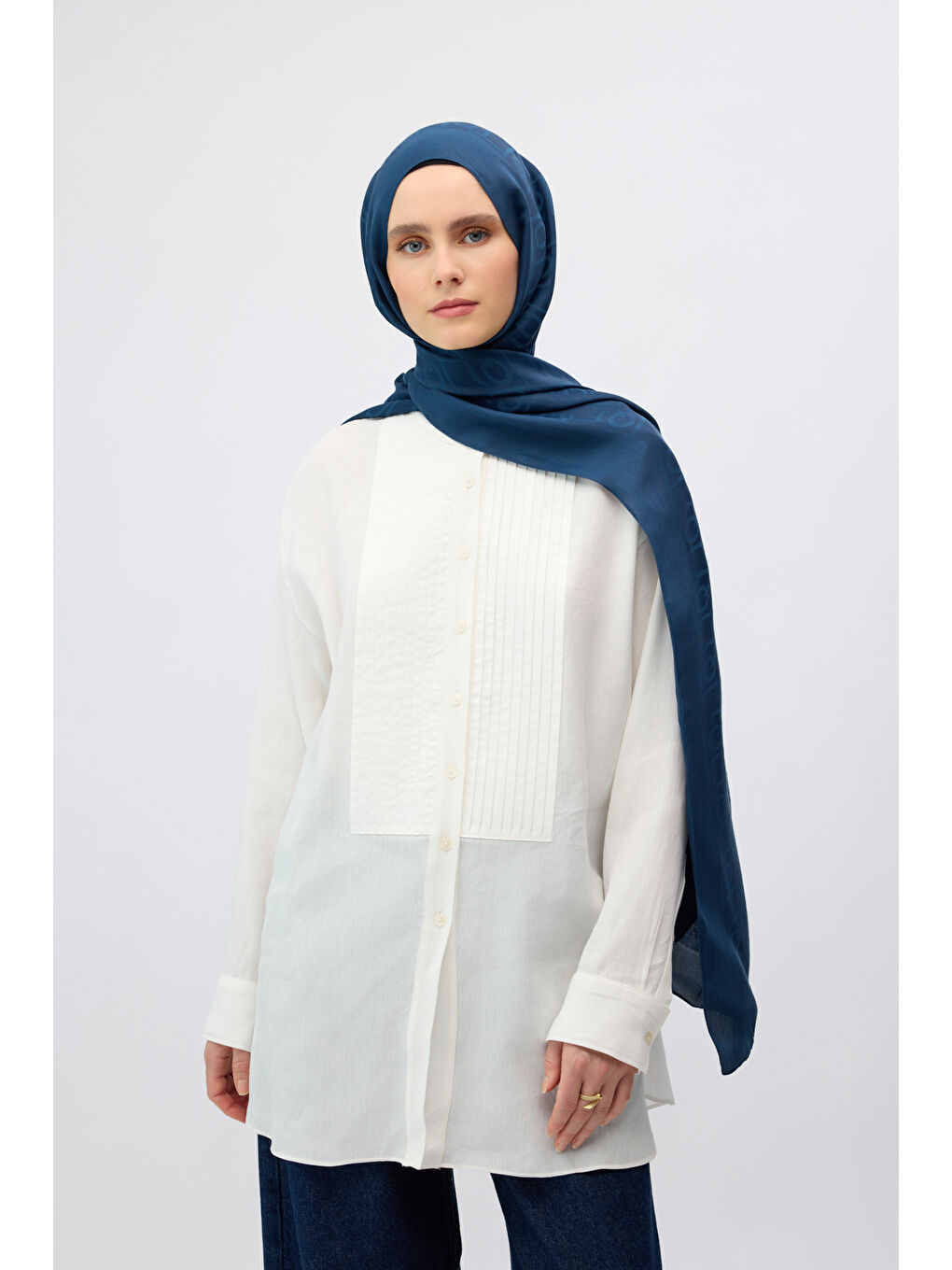 İpek Jakar Monogram Şal Lacivert-1