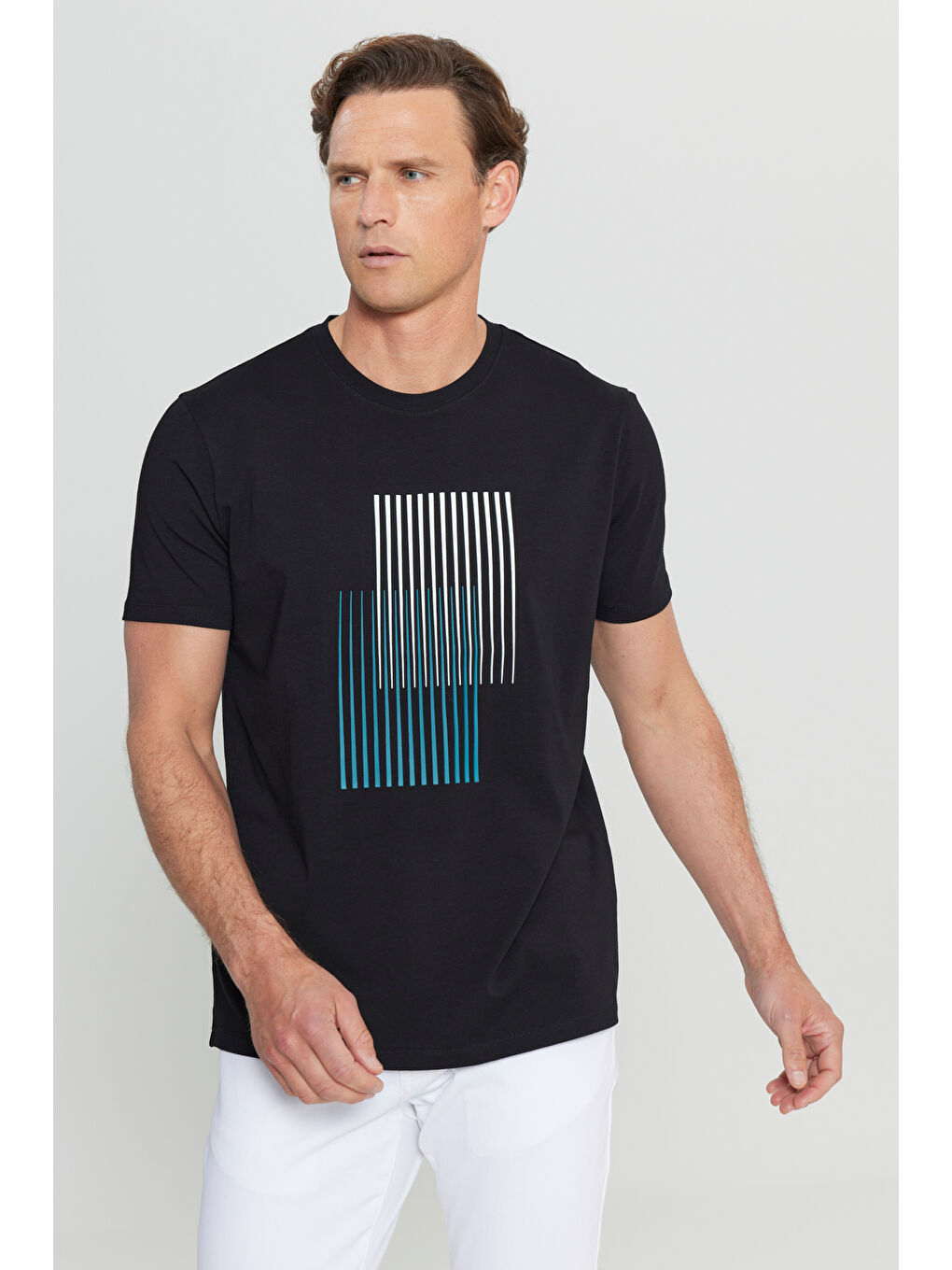 Erkek Siyah Pamuklu Slim Fit Dar Kesim Bisiklet Yaka Baskılı Esnek Tişört