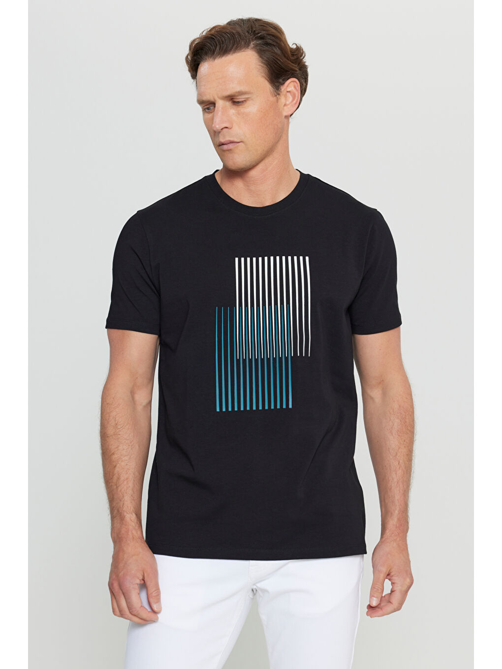 Erkek Siyah Pamuklu Slim Fit Dar Kesim Bisiklet Yaka Baskılı Esnek Tişört-2